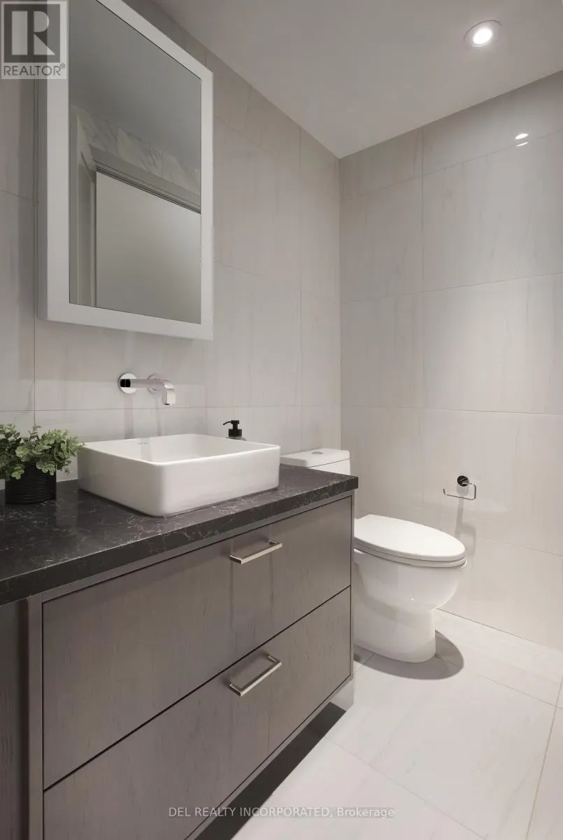 815 - 155 MERCHANTS' WHARF