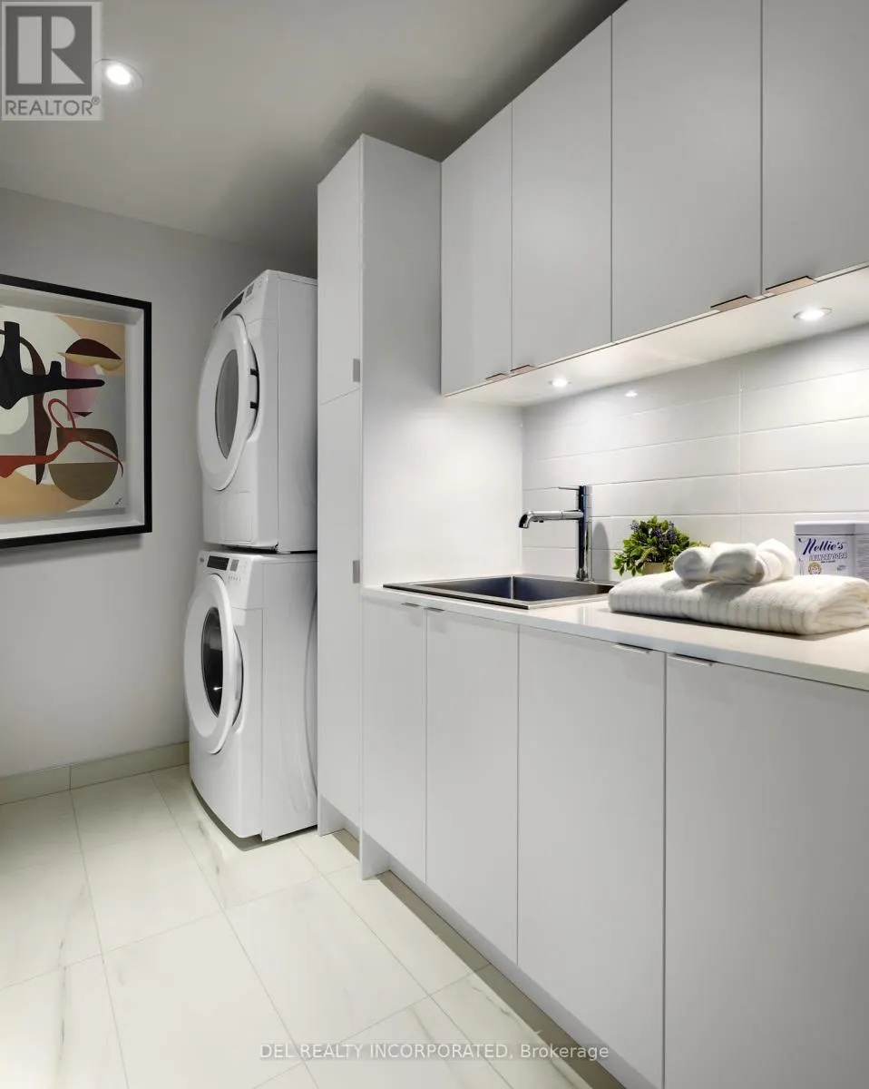 815 - 155 MERCHANTS' WHARF