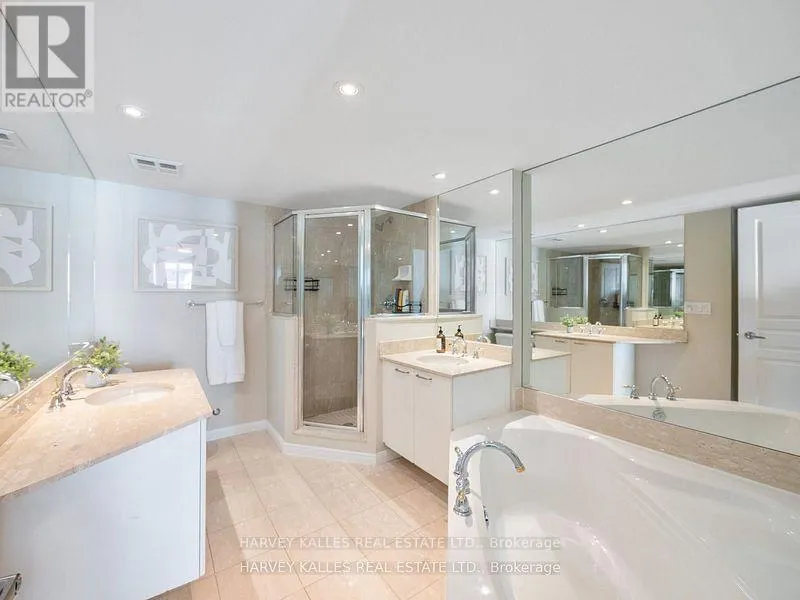 1309 - 140 SIMCOE STREET