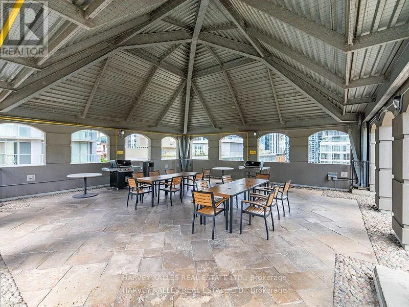 1309 - 140 SIMCOE STREET