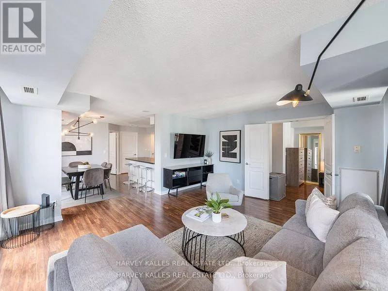 1309 - 140 SIMCOE STREET