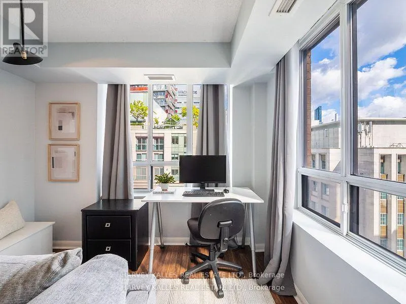 1309 - 140 SIMCOE STREET