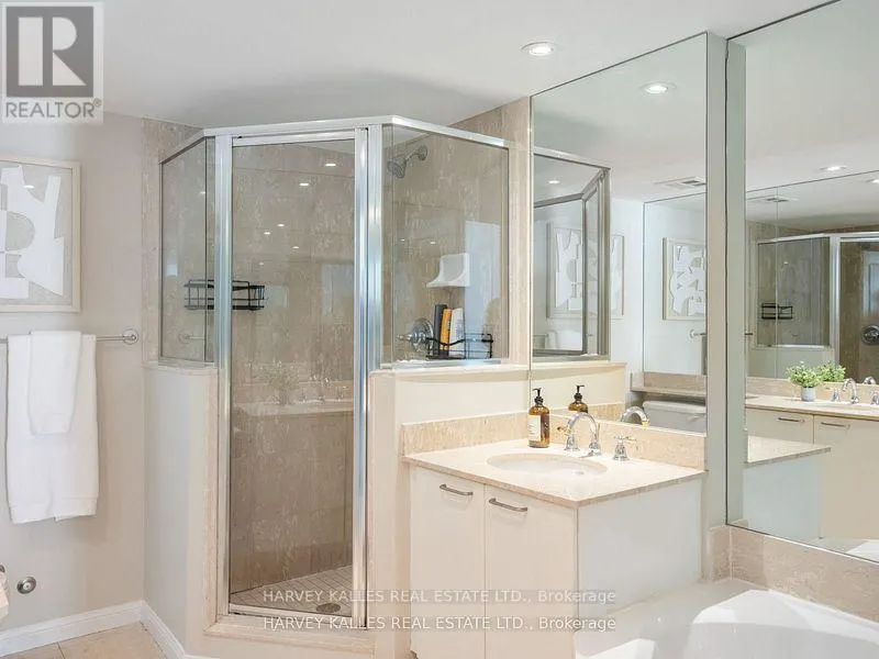 1309 - 140 SIMCOE STREET