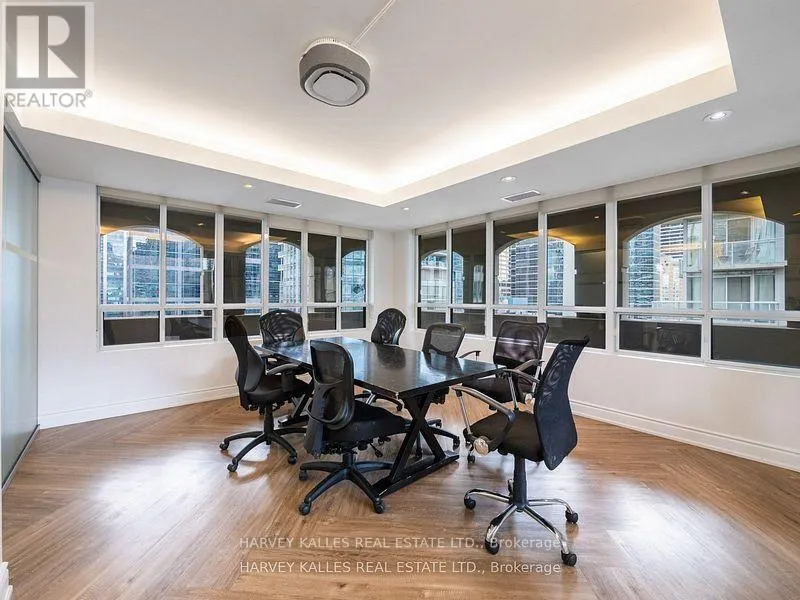 1309 - 140 SIMCOE STREET