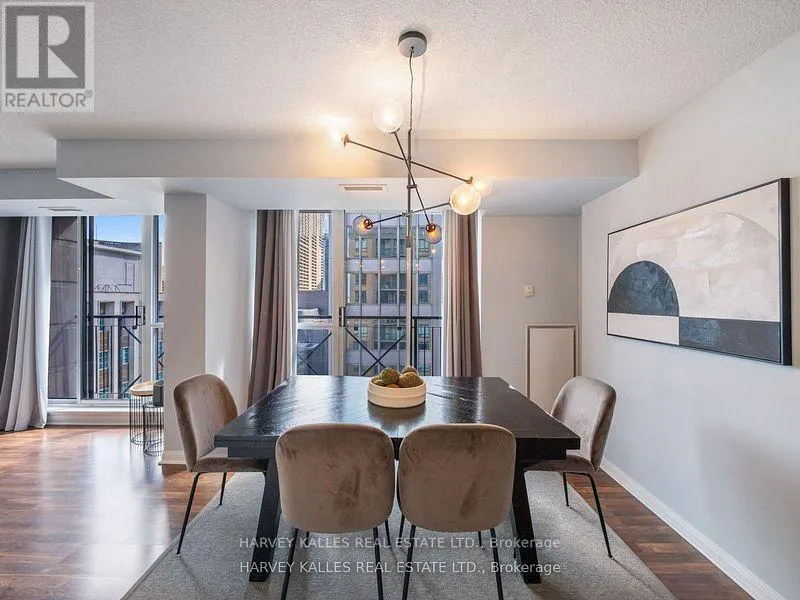 1309 - 140 SIMCOE STREET