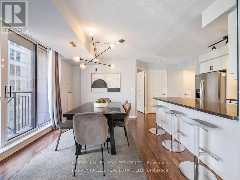 1309 - 140 SIMCOE STREET