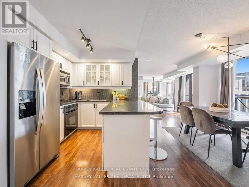 1309 - 140 SIMCOE STREET