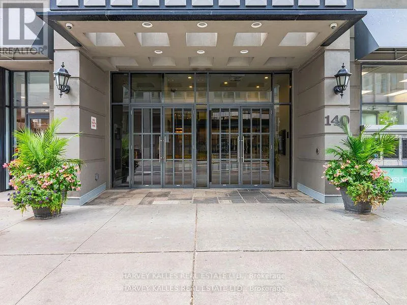 1309 - 140 SIMCOE STREET