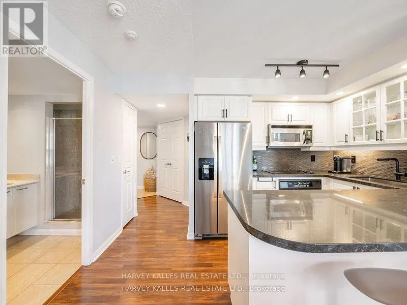 1309 - 140 SIMCOE STREET