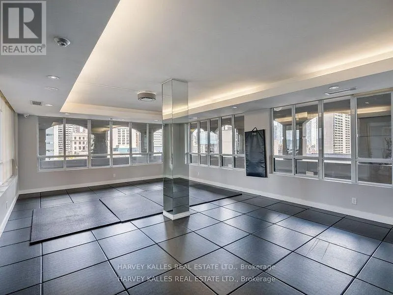 1309 - 140 SIMCOE STREET