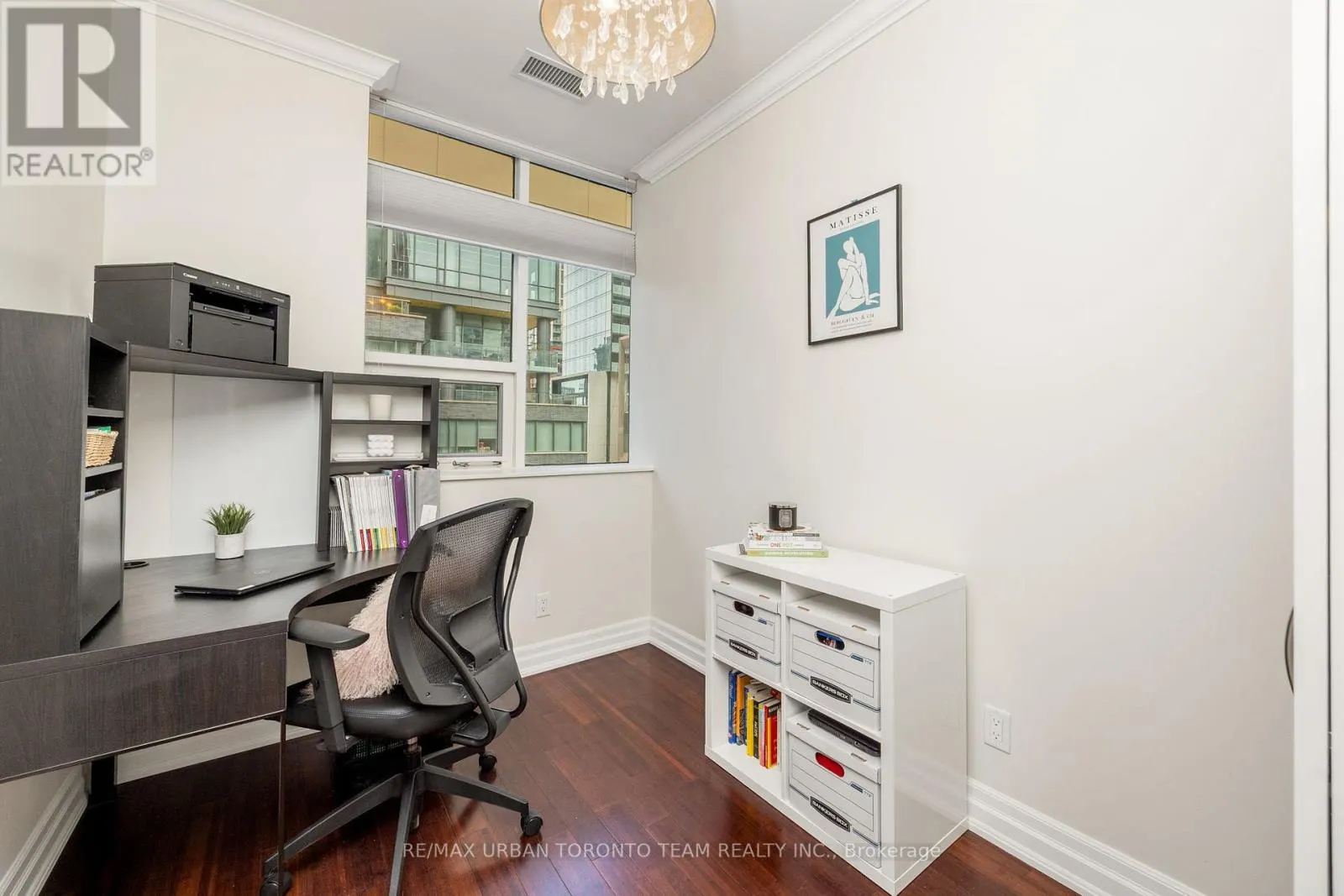 401 - 393 KING STREET W