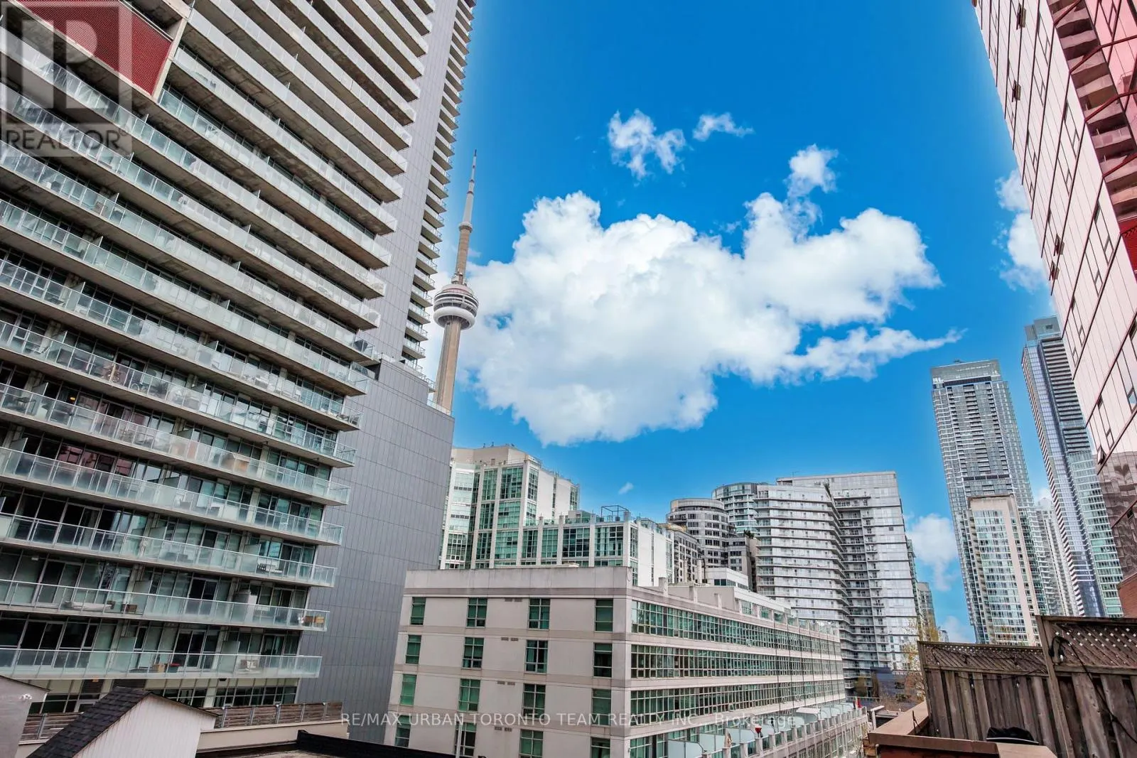 401 - 393 KING STREET W