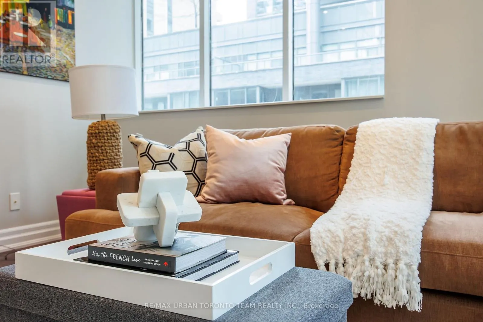 401 - 393 KING STREET W