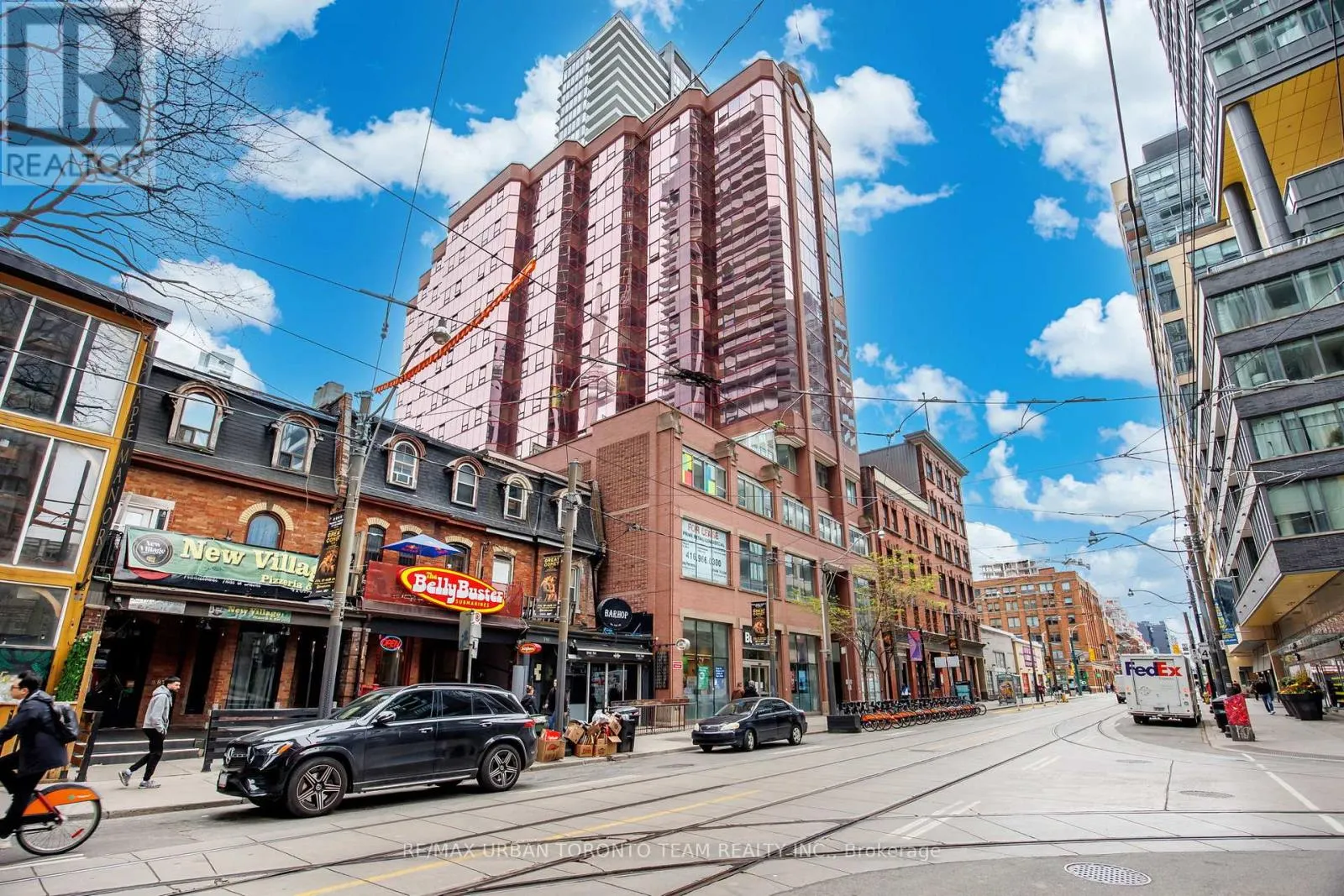 401 - 393 KING STREET W