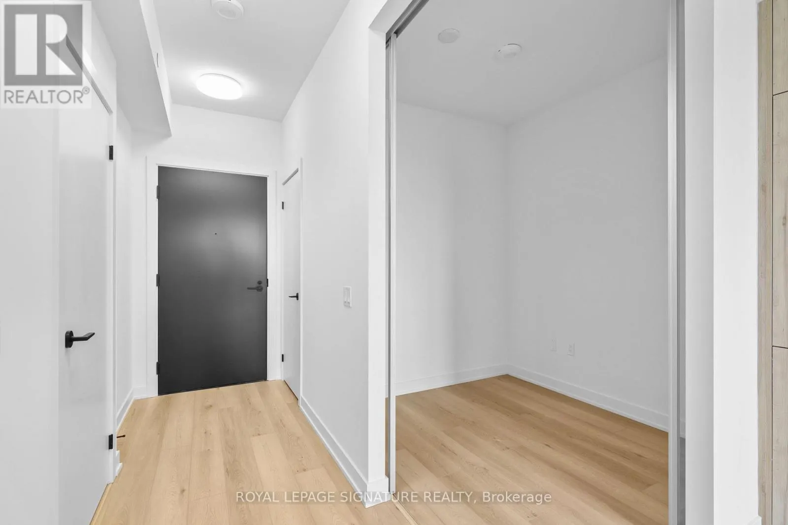 2208 - 117 BROADWAY AVENUE