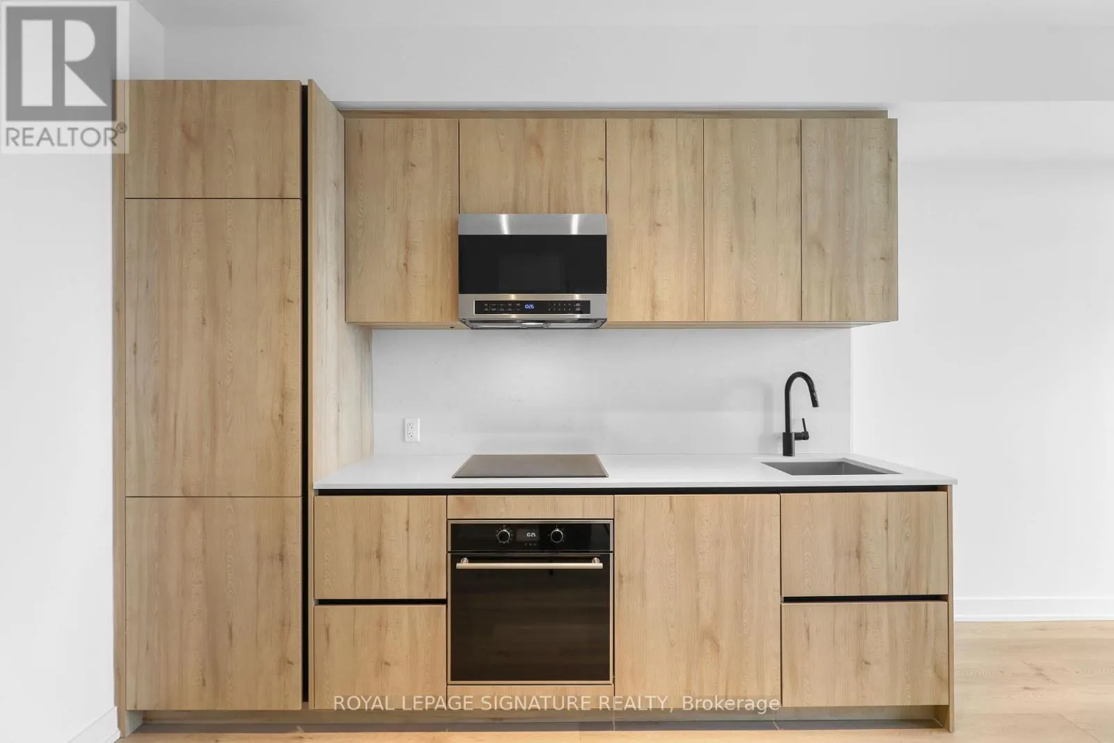 2208 - 117 BROADWAY AVENUE