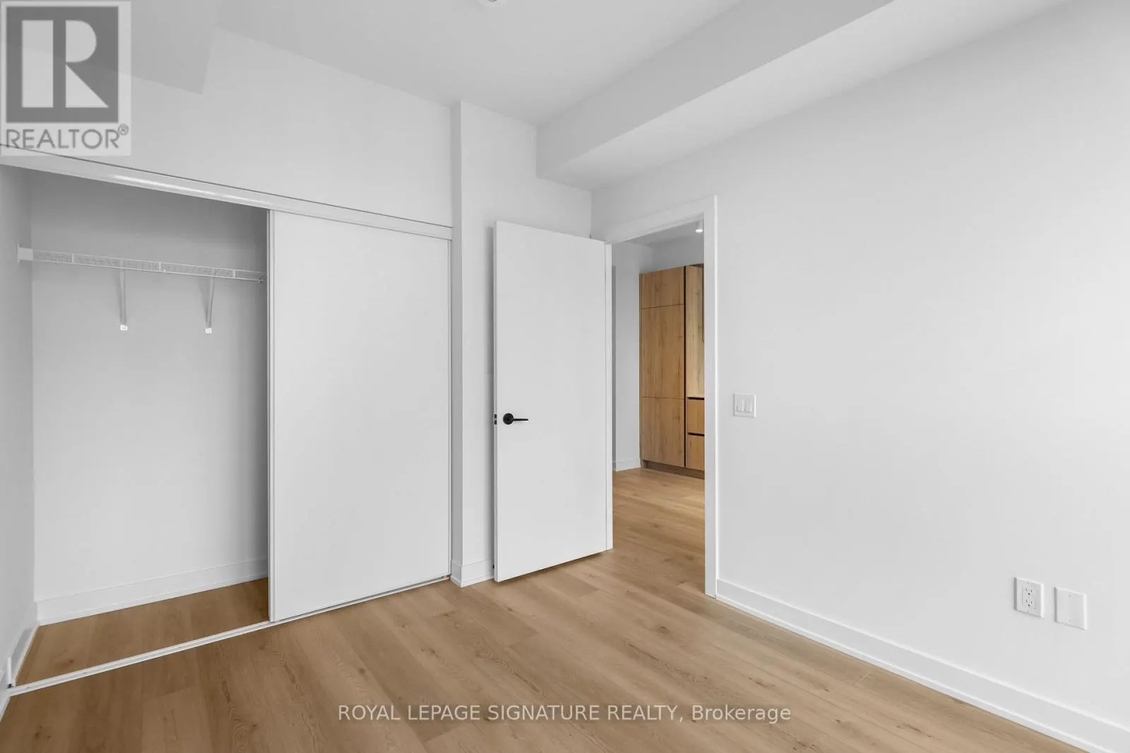 2208 - 117 BROADWAY AVENUE