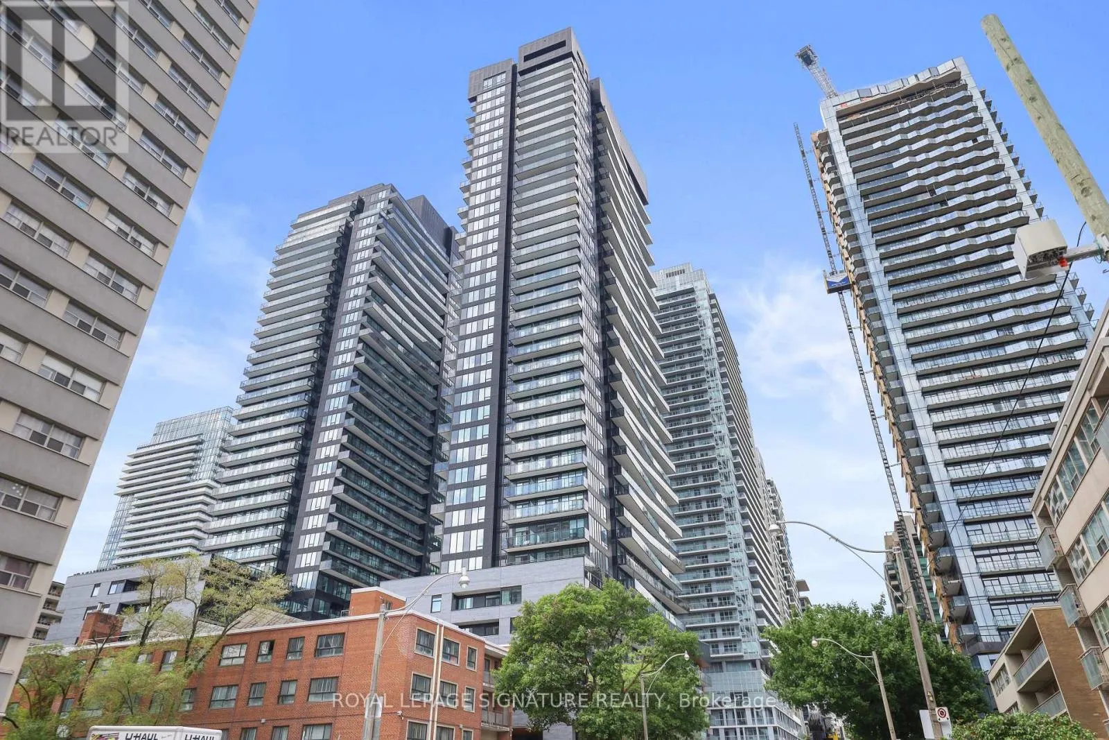 2208 - 117 BROADWAY AVENUE