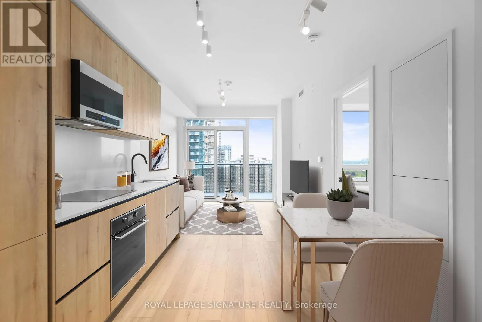 2208 - 117 BROADWAY AVENUE