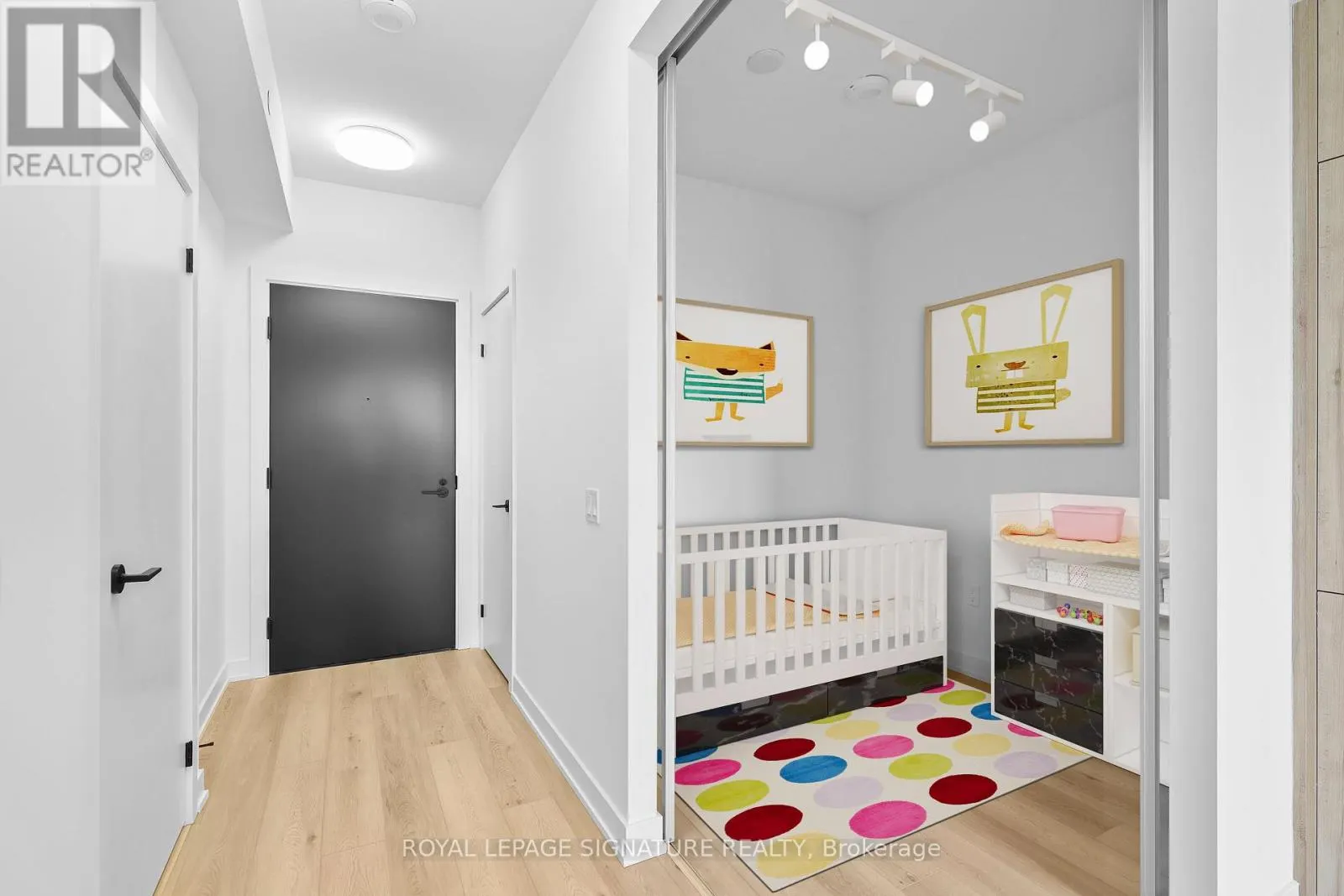 2208 - 117 BROADWAY AVENUE