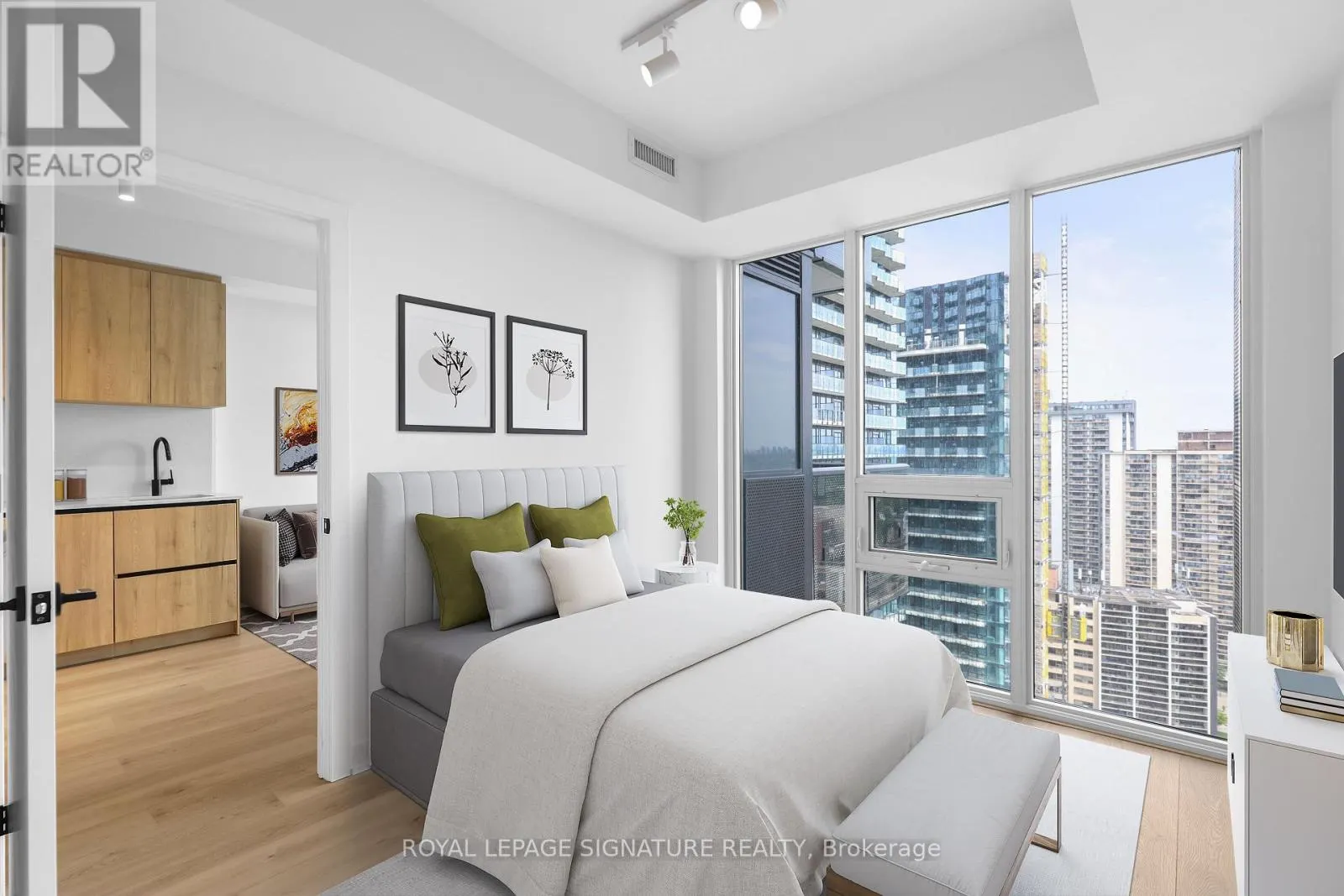 2208 - 117 BROADWAY AVENUE