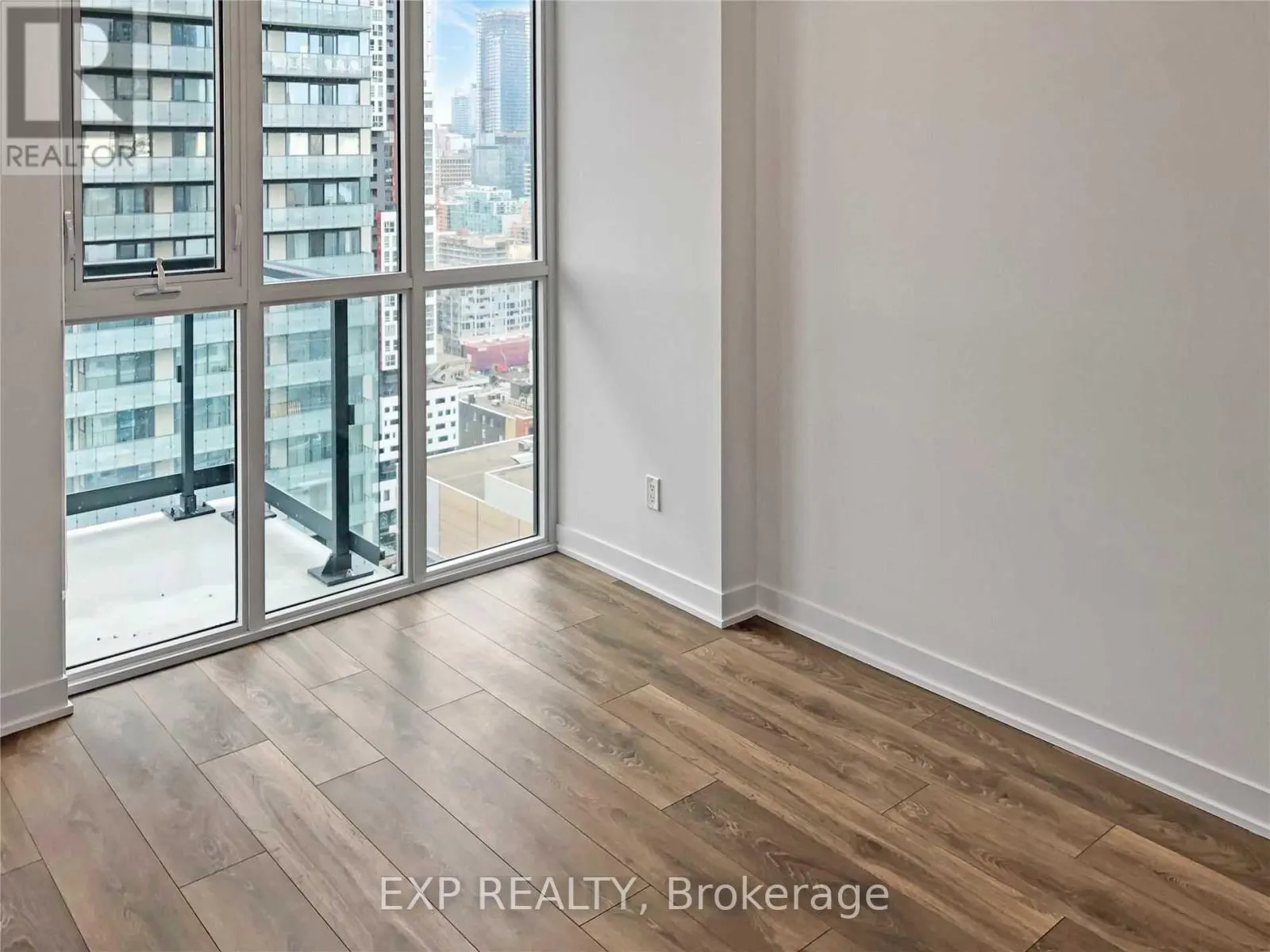 2806 - 87 PETER STREET