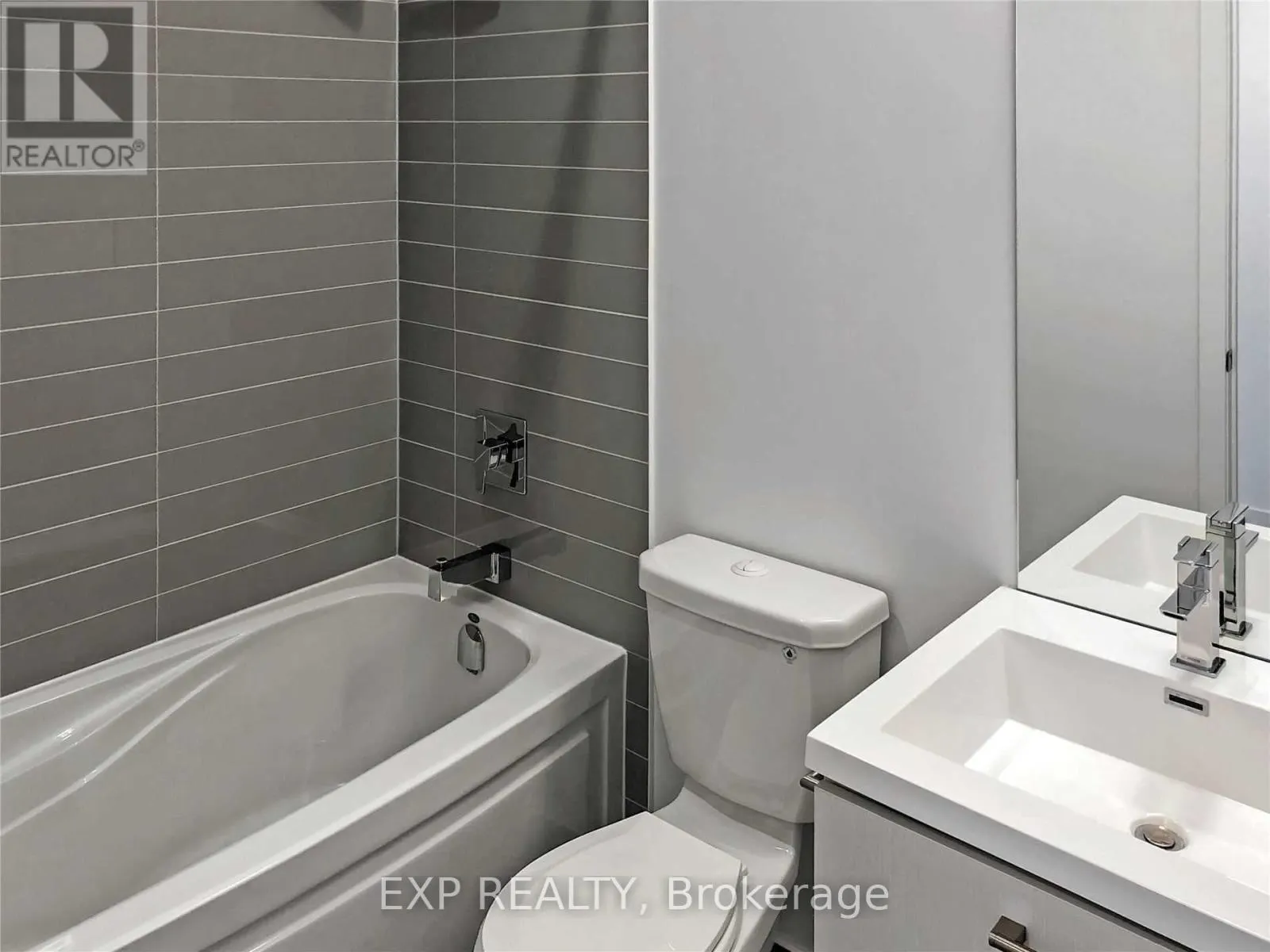 2806 - 87 PETER STREET