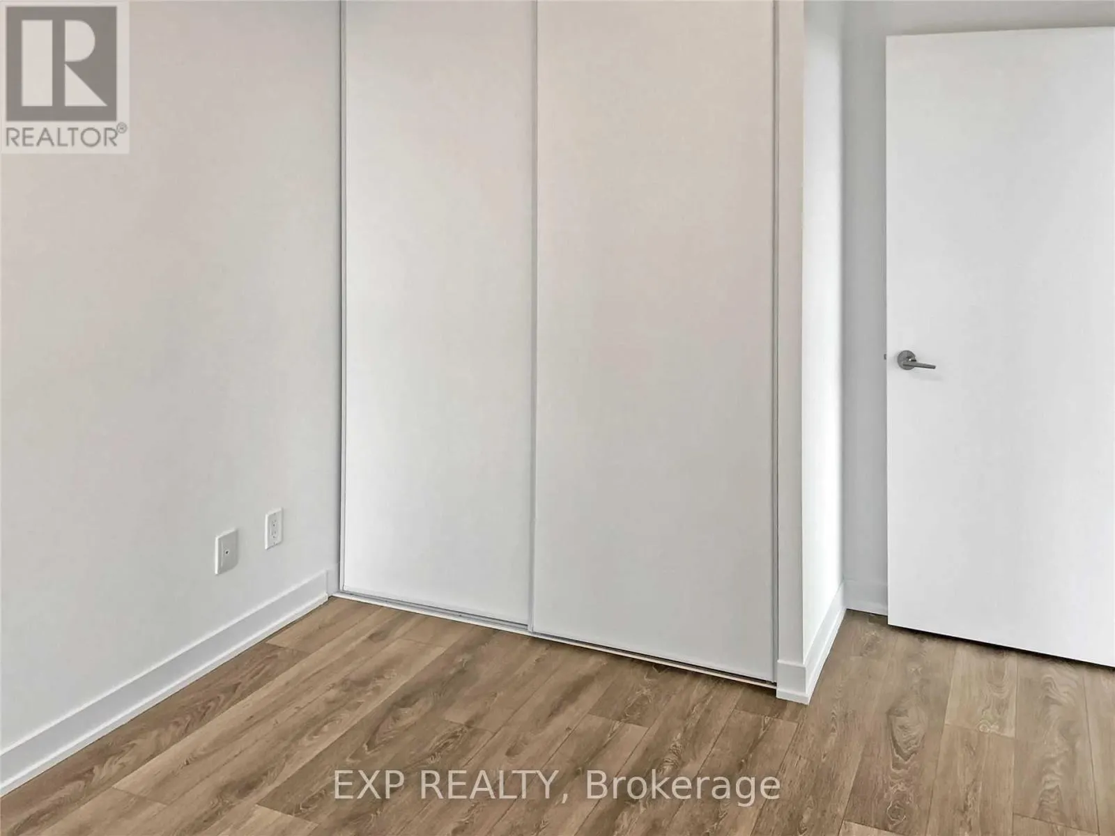 2806 - 87 PETER STREET