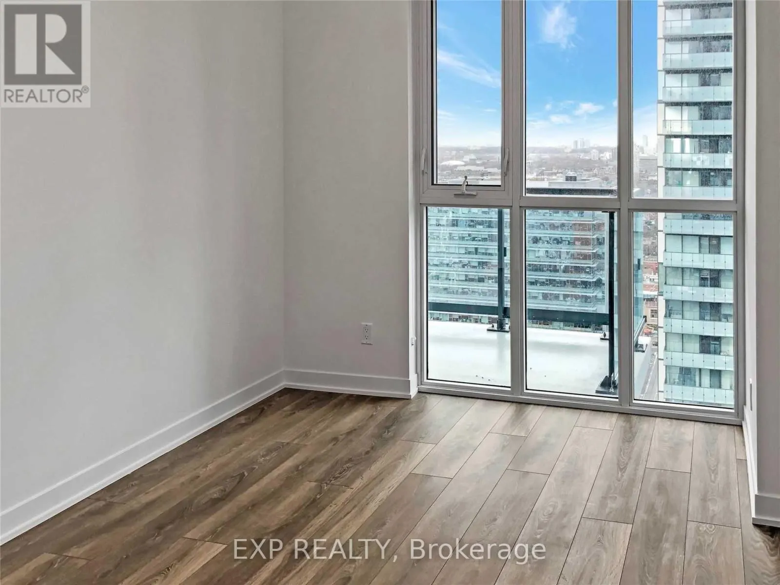 2806 - 87 PETER STREET