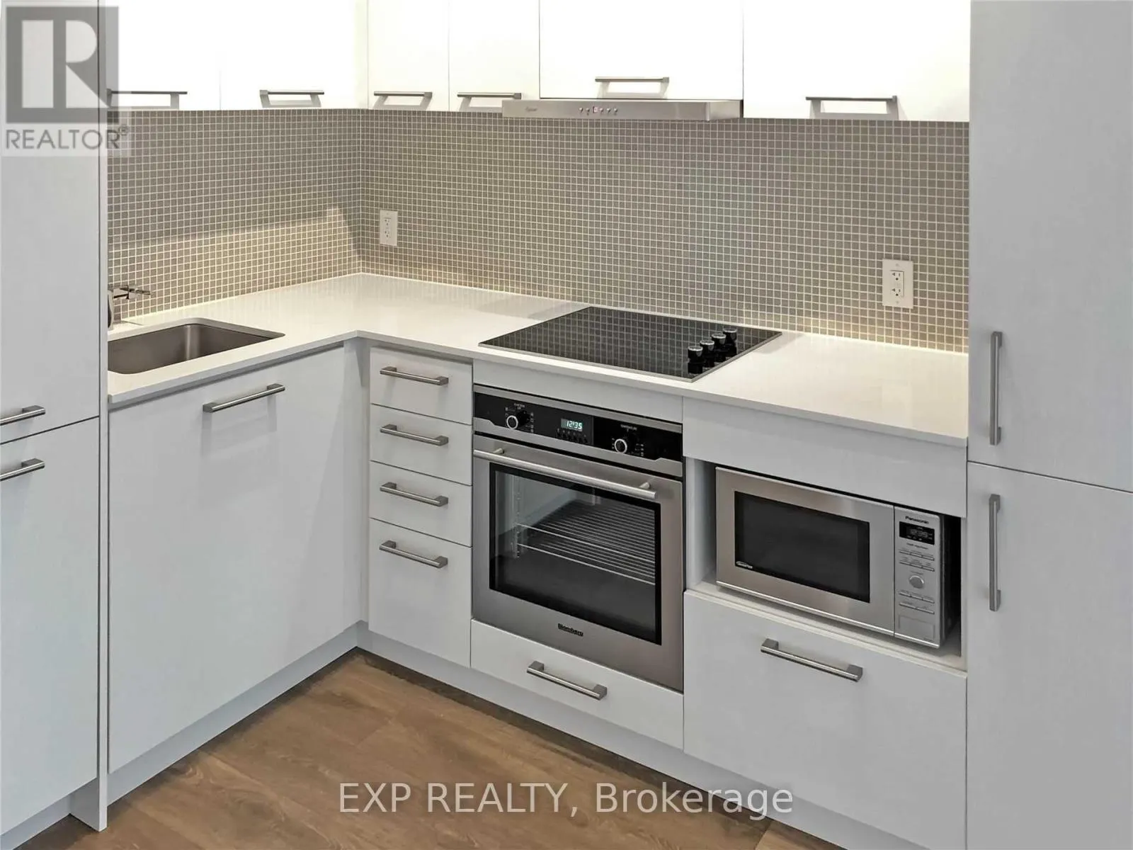 2806 - 87 PETER STREET