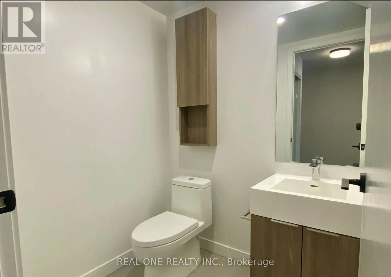 S123 - 180 MILL STREET