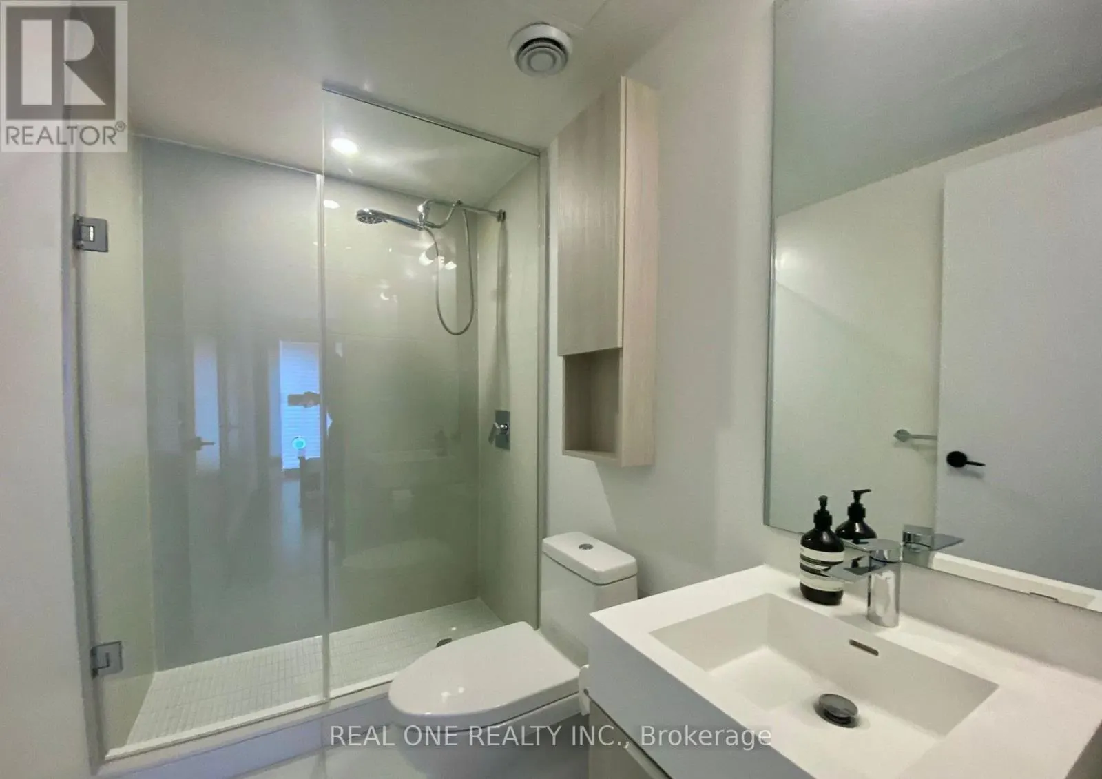 S123 - 180 MILL STREET