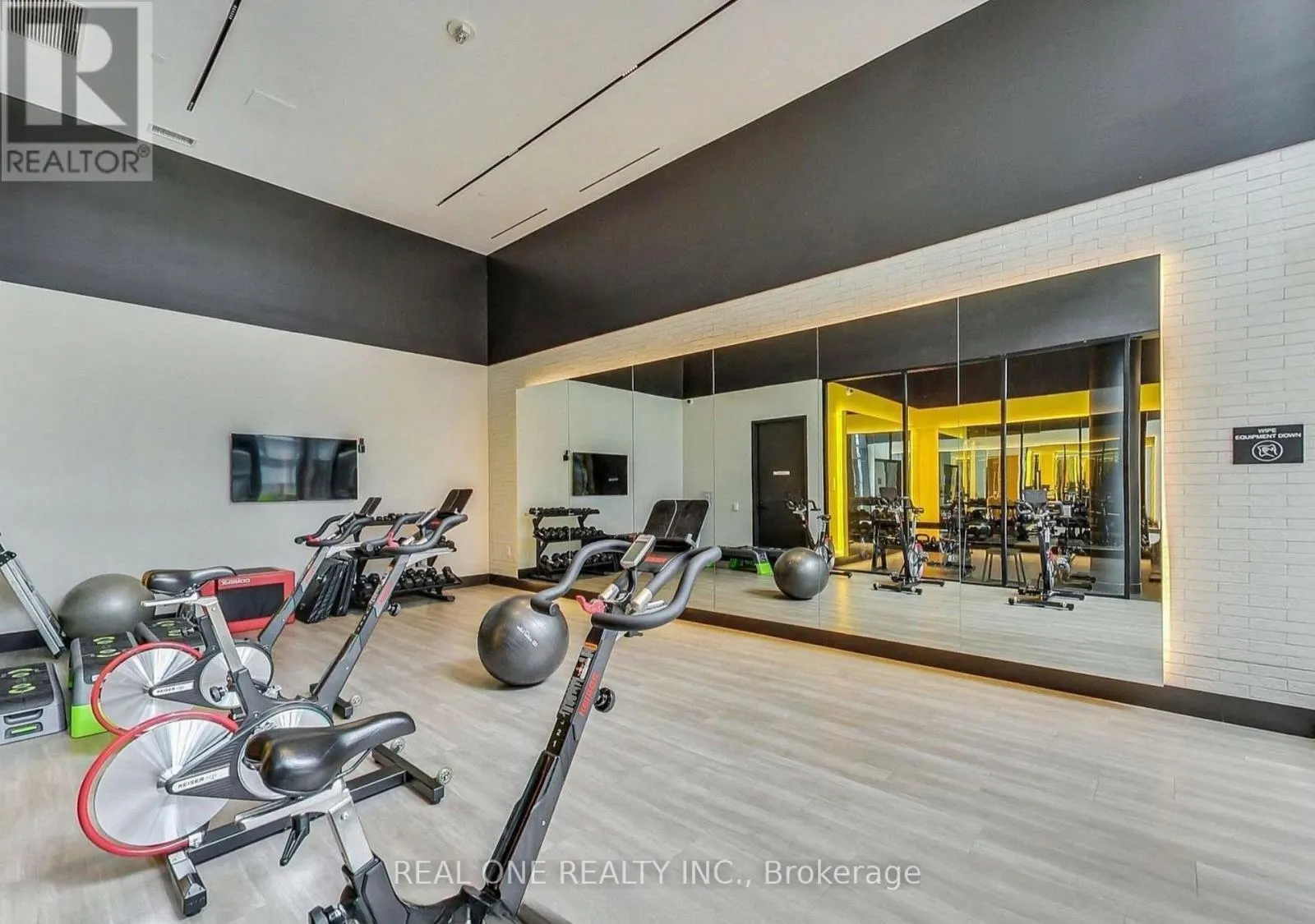 S123 - 180 MILL STREET