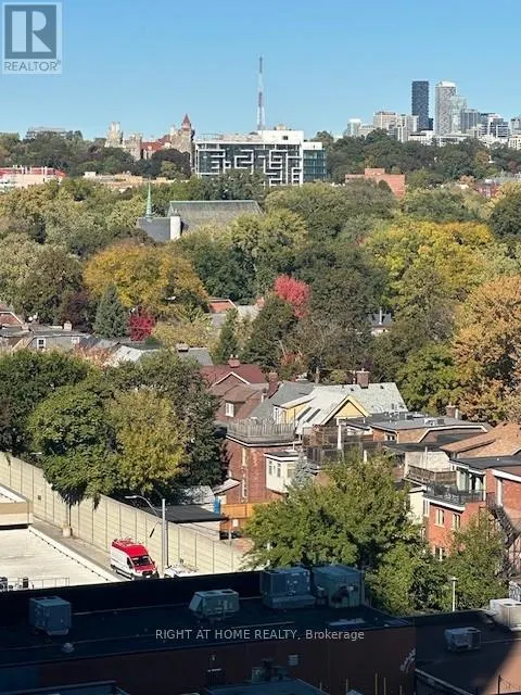 2101B - 762 BATHURST STREET