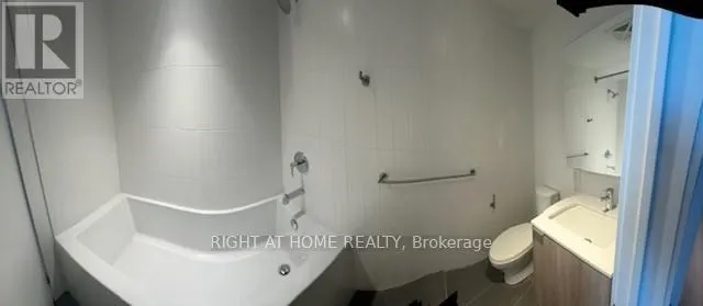 2101B - 762 BATHURST STREET