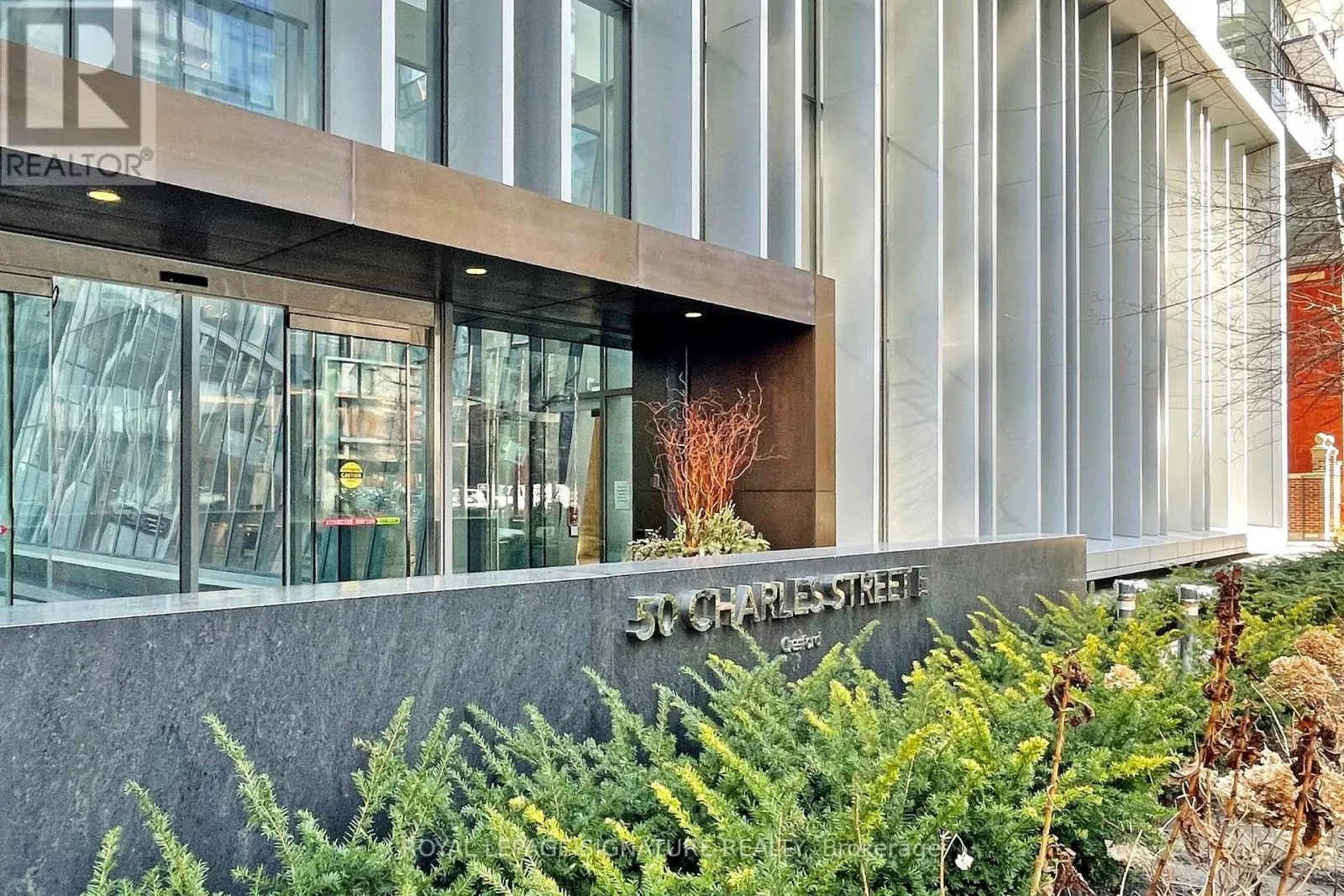 1901 - 50 CHARLES STREET E