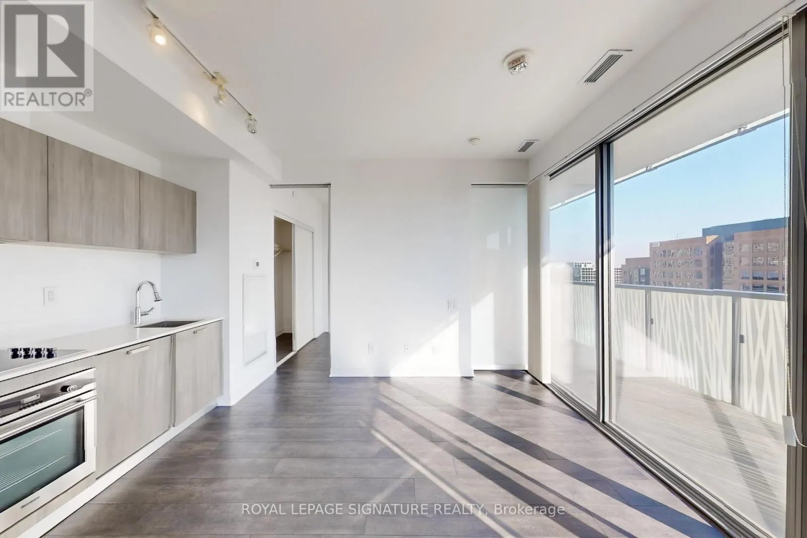 1901 - 50 CHARLES STREET E