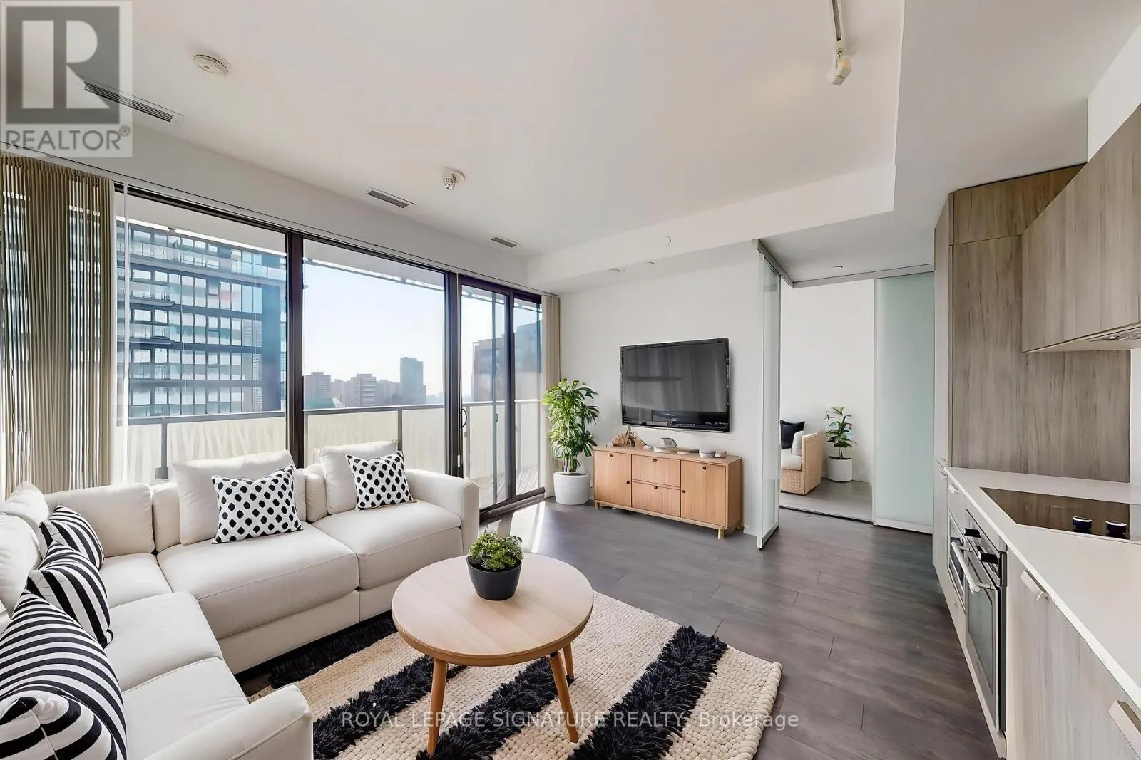 1901 - 50 CHARLES STREET E