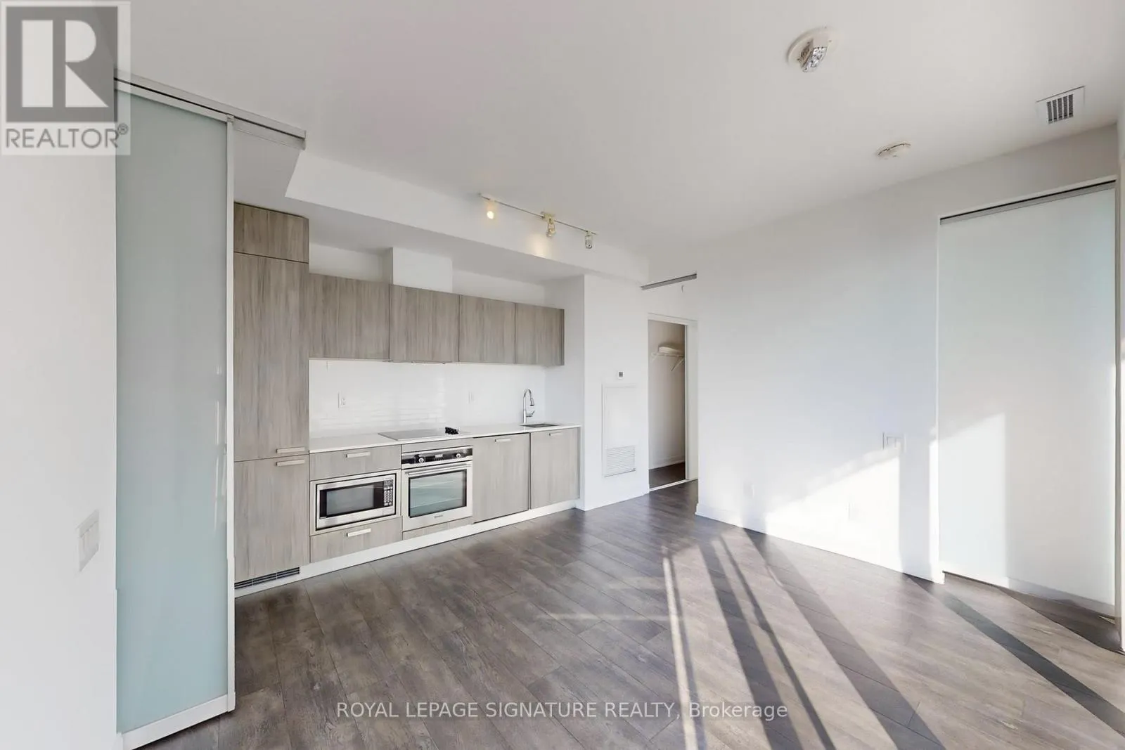 1901 - 50 CHARLES STREET E