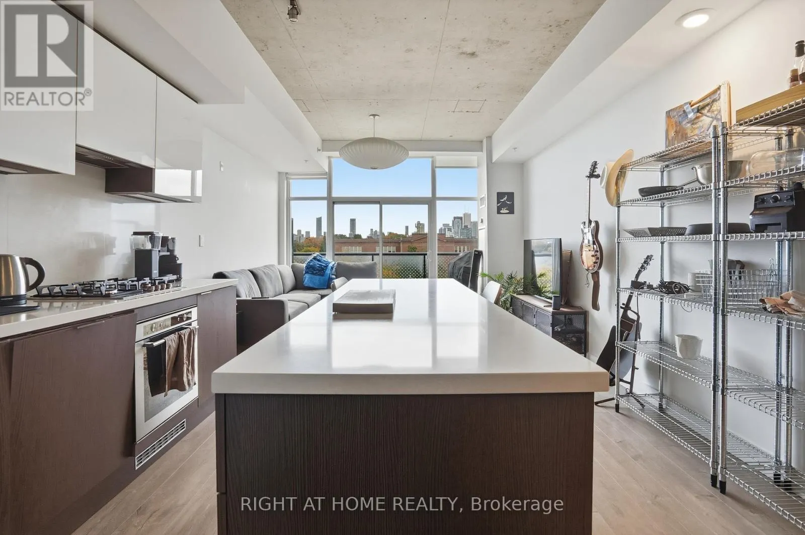 511 - 109 OSSINGTON AVENUE