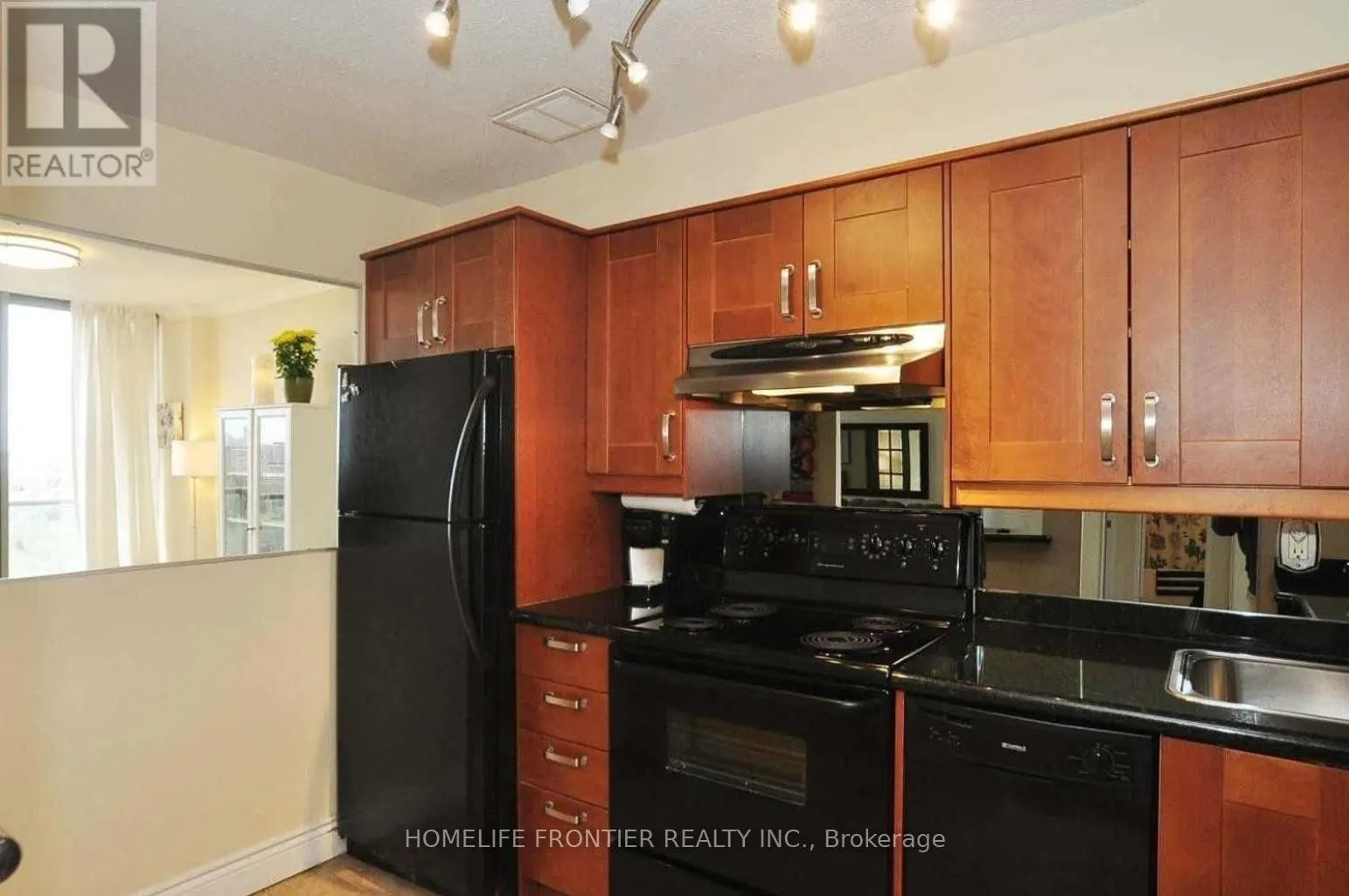 1604 - 5949 YONGE STREET