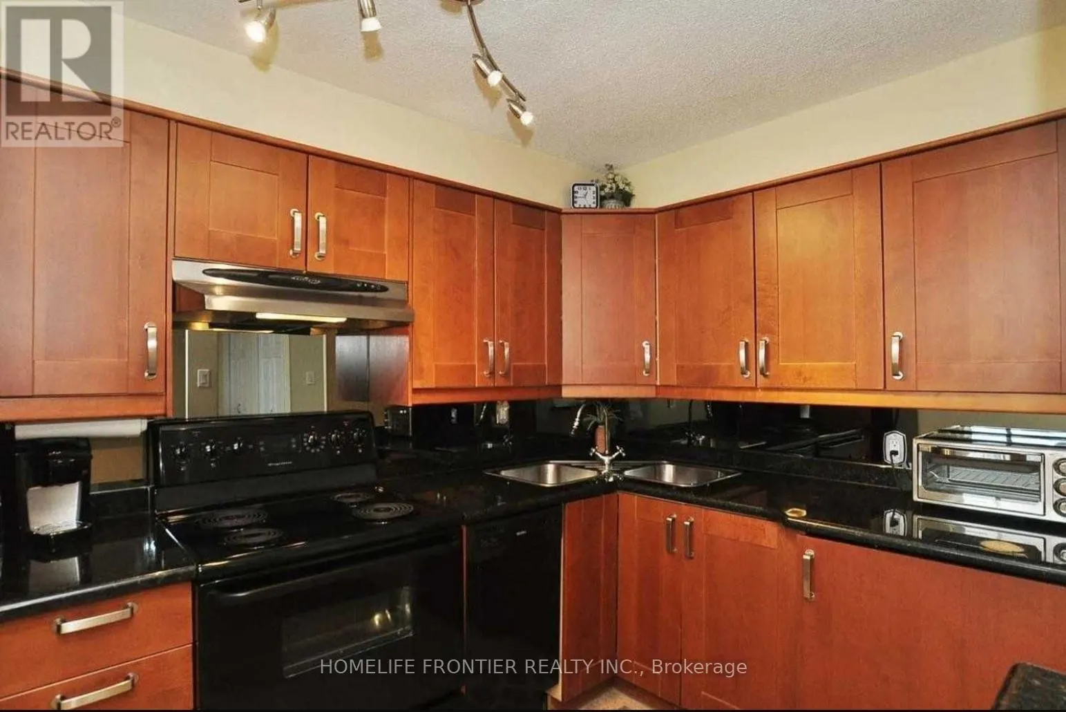 1604 - 5949 YONGE STREET