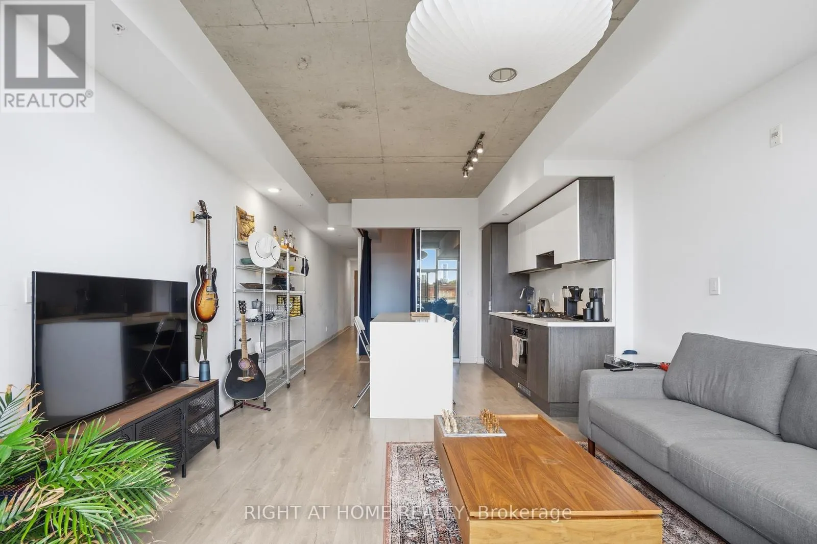 109 OSSINGTON AVENUE