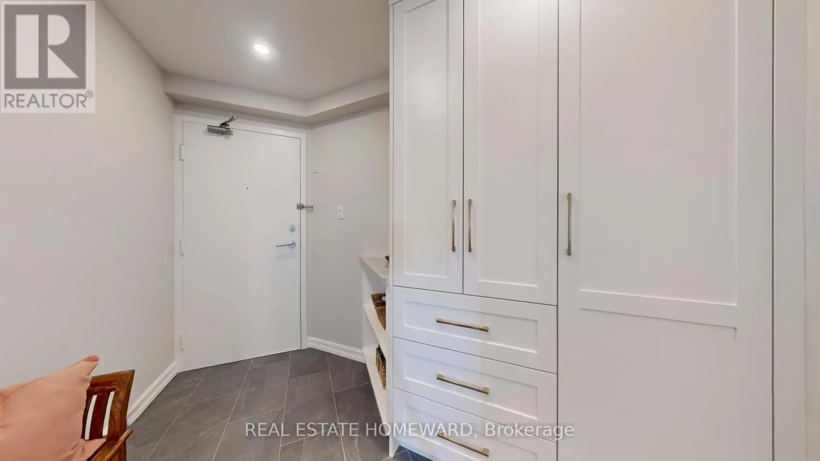 920 - 77 MAITLAND PLACE