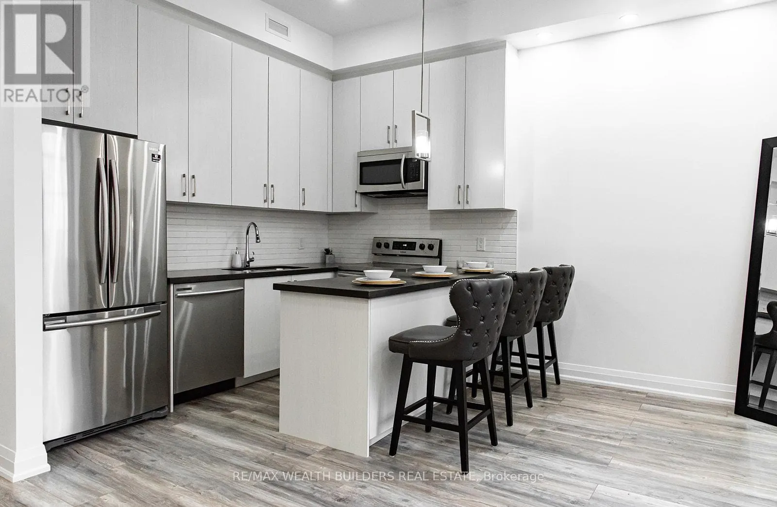 1 - 215 JARVIS STREET