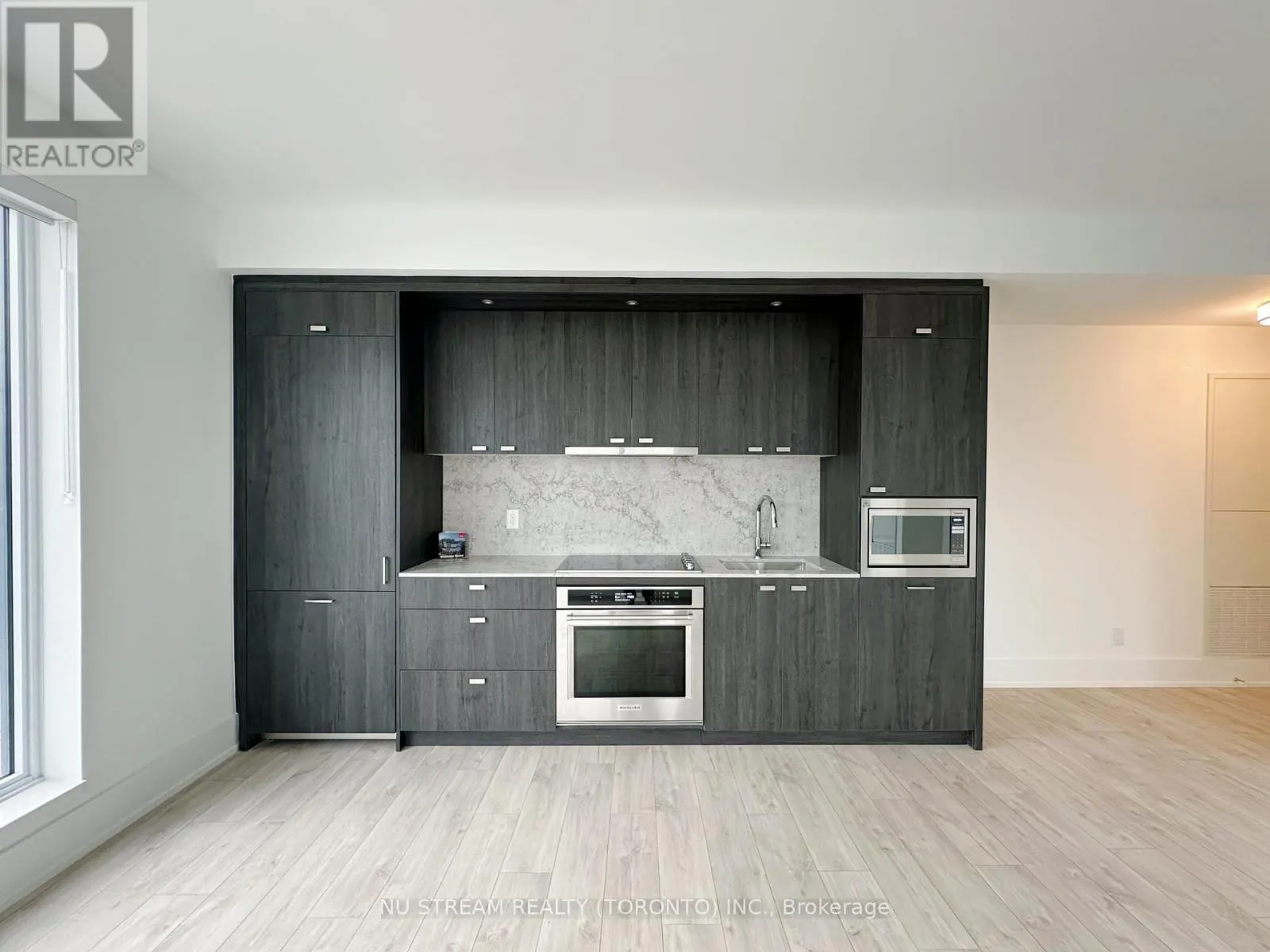 803 - 115 DENISON AVENUE