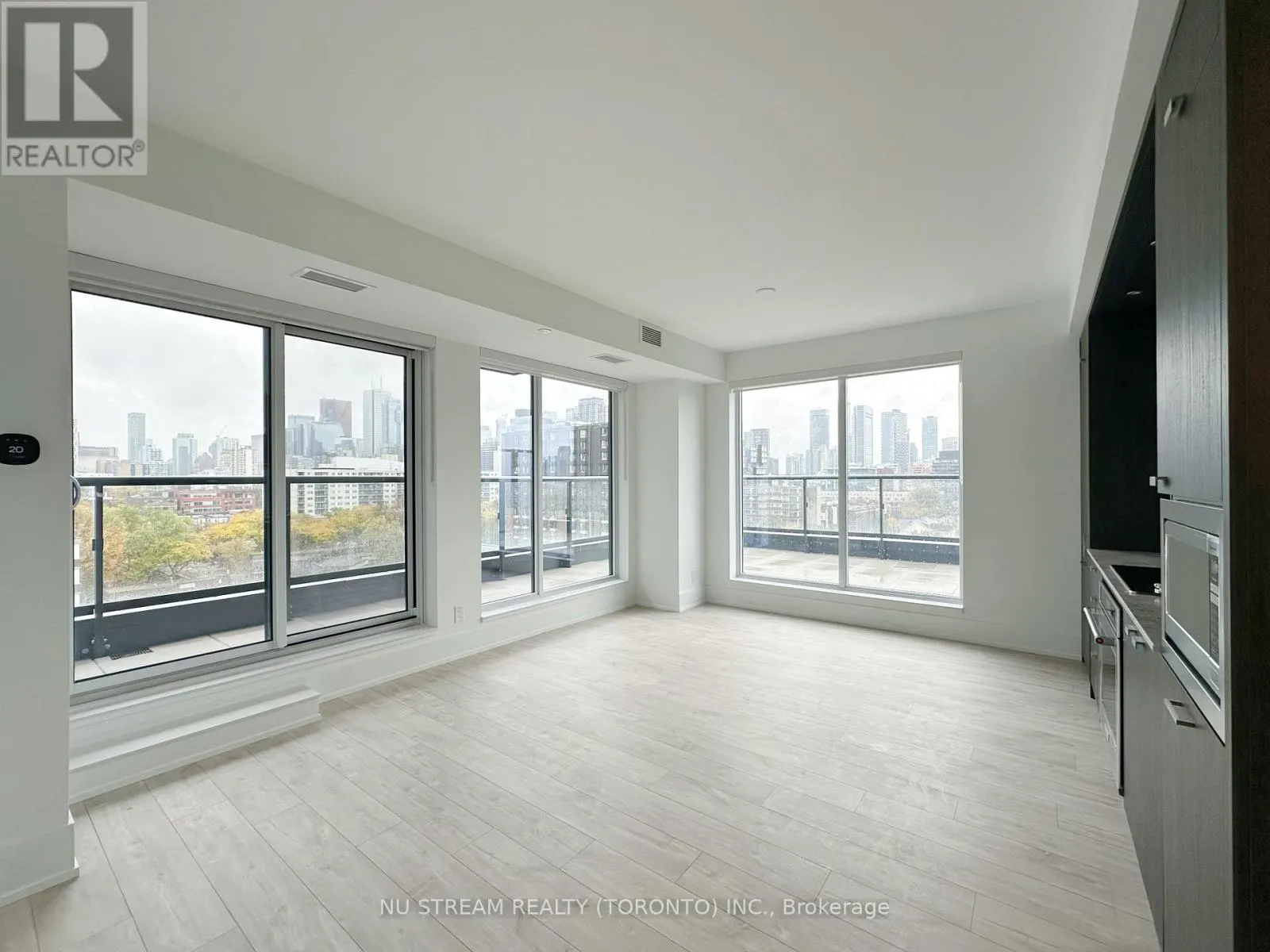 803 - 115 DENISON AVENUE