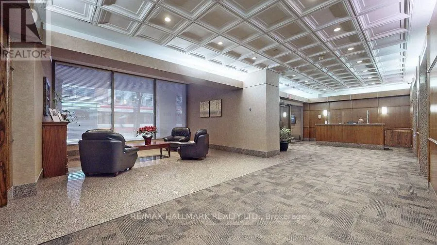 216 - 92 KING STREET E