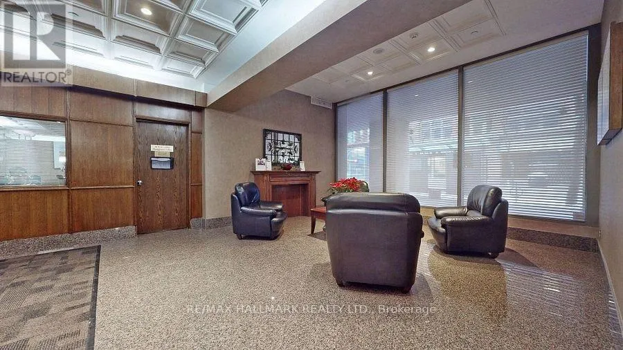 216 - 92 KING STREET E