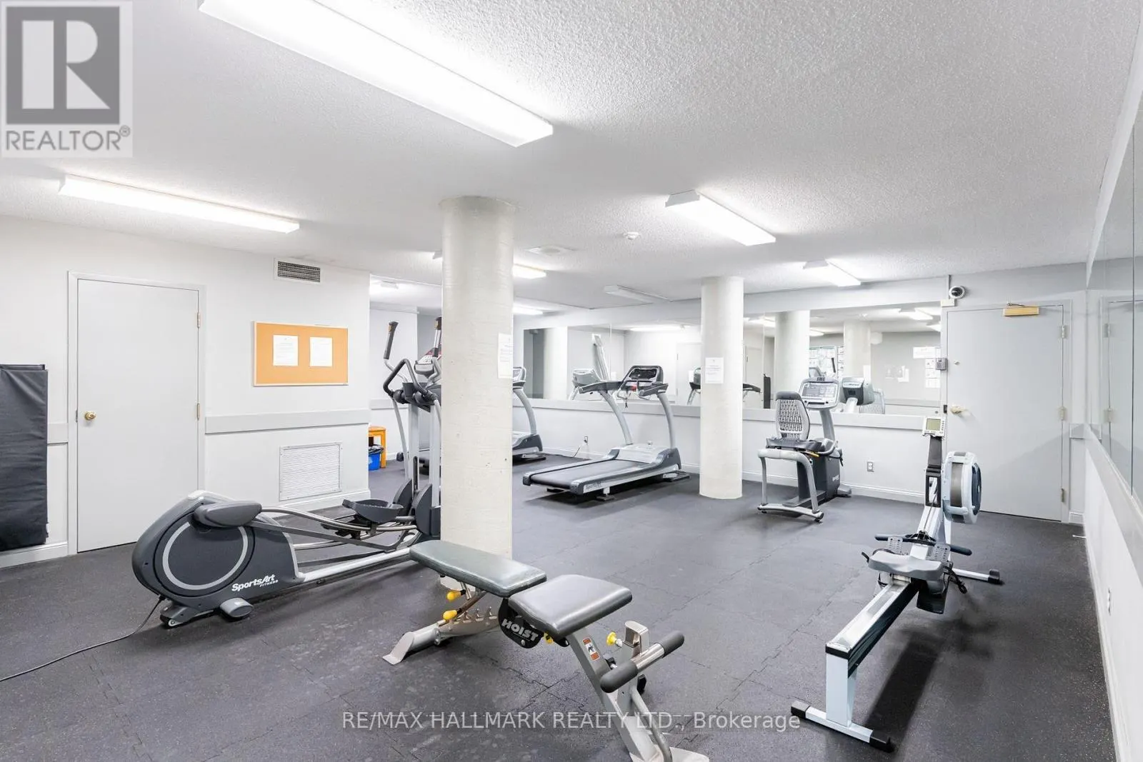 216 - 92 KING STREET E